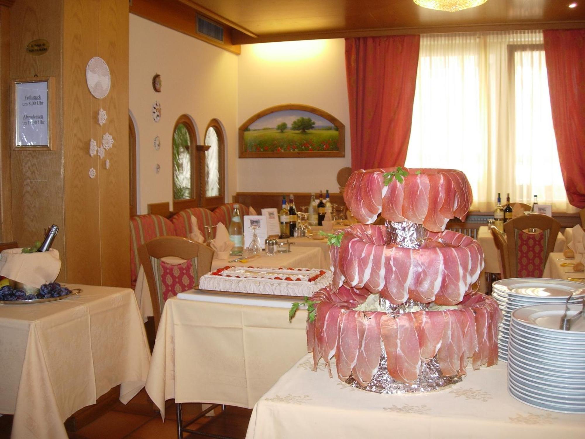 Hotel Collini Pinzolo Bagian luar foto