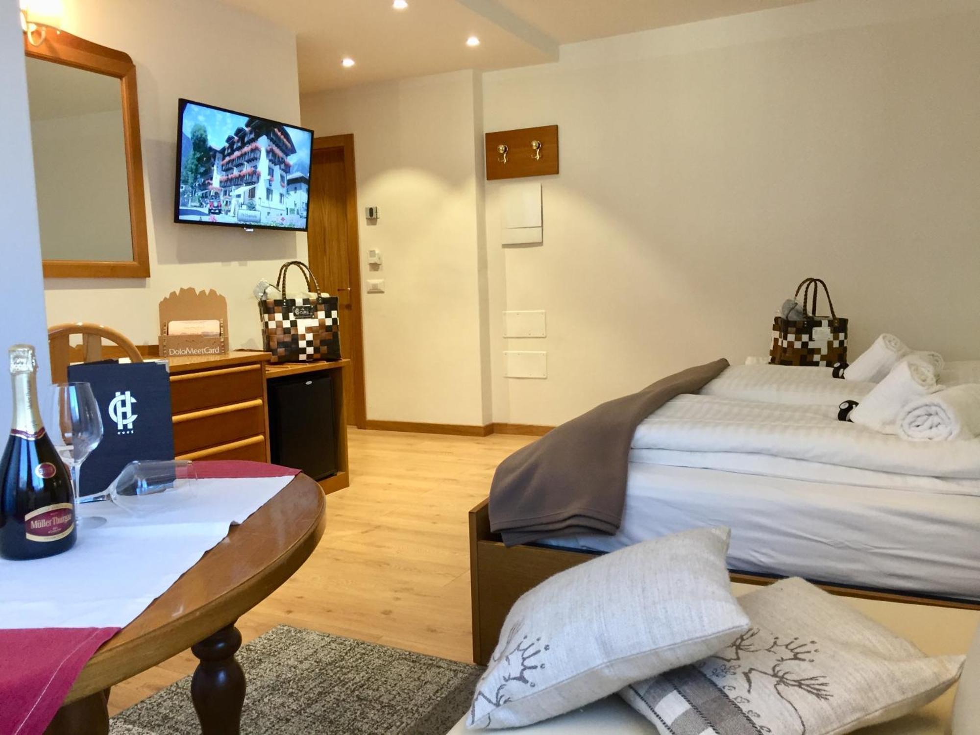 Hotel Collini Pinzolo Bagian luar foto