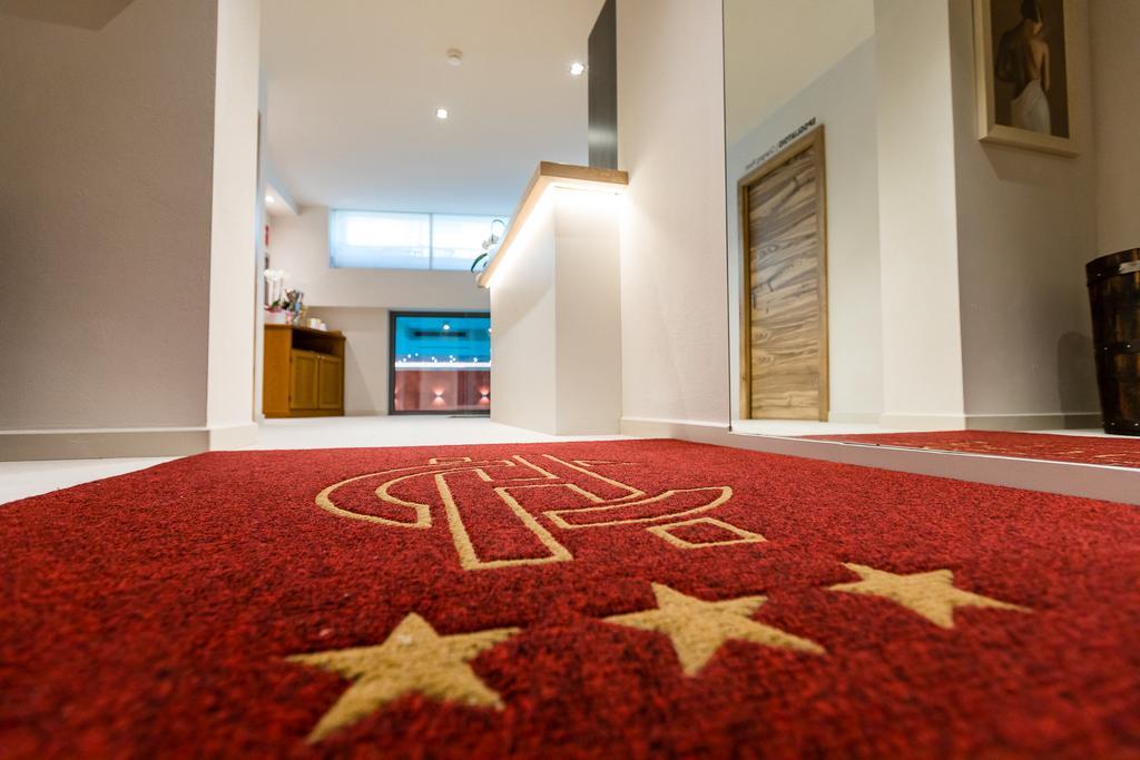 Hotel Collini Pinzolo Bagian luar foto