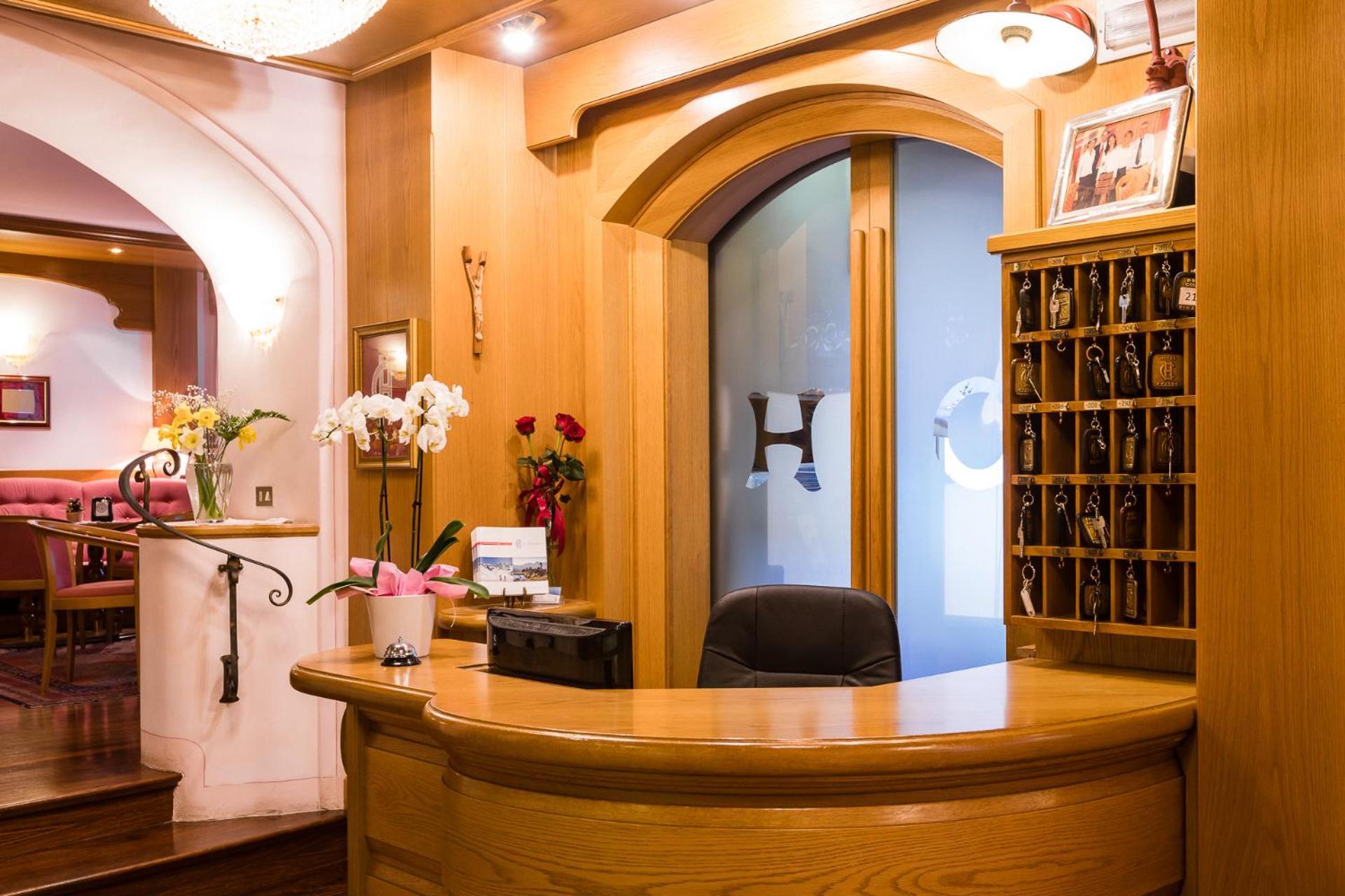 Hotel Collini Pinzolo Bagian luar foto